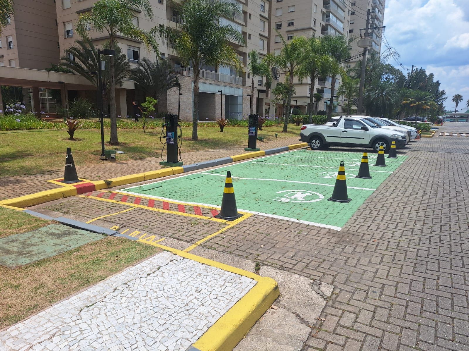 Eletroposto Residencial Inteligente
